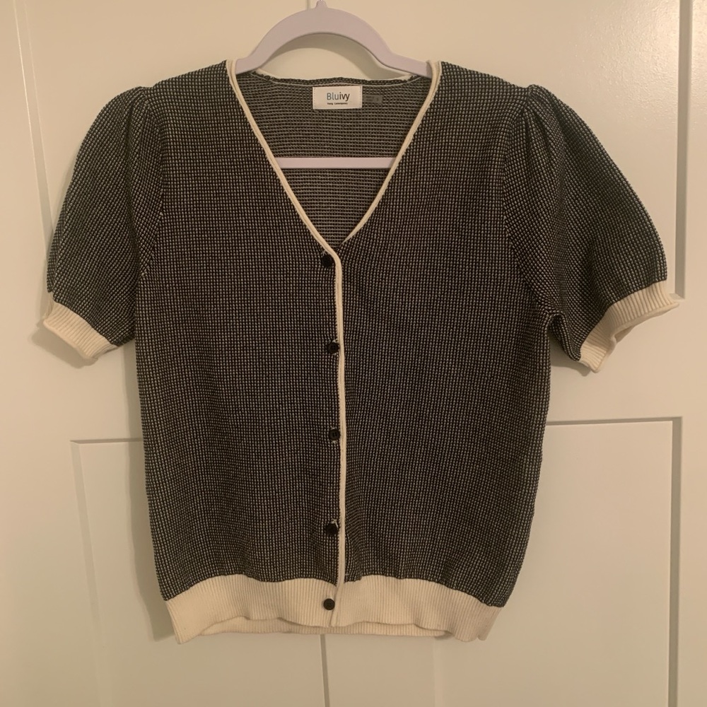 Bluivy Black and Cream Button-Up Top